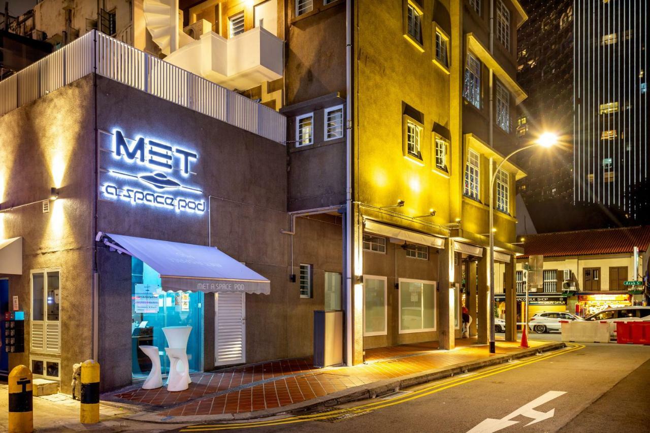 Met A Space Pod At Arab Street Singapore Exterior photo