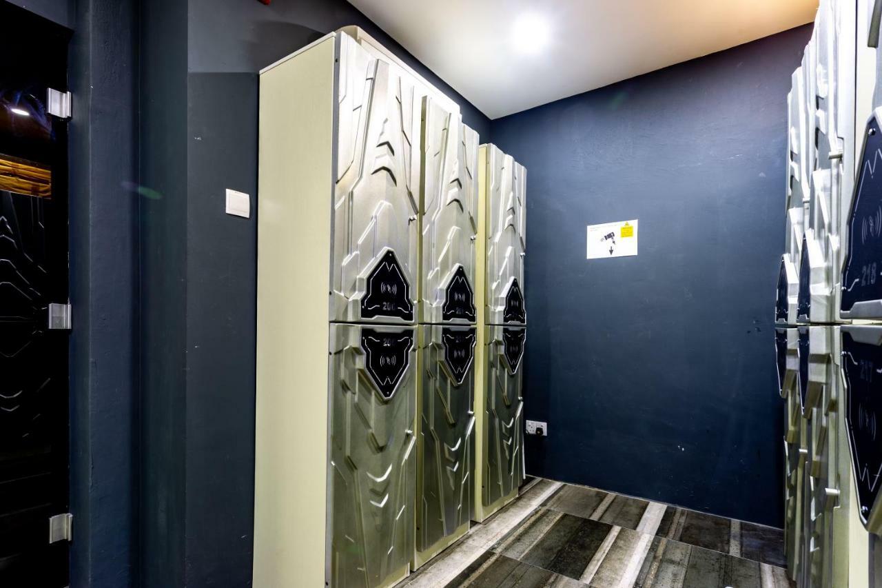 Met A Space Pod At Arab Street Singapore Exterior photo